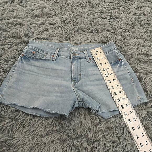 Levi’s Signature Modern Shorts Blue Jeans Denim Shorts Women’s 2 26 Cut-Offs - Picture 6 of 7